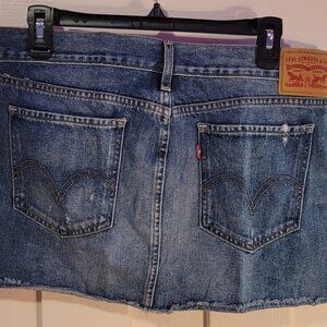 Levi's Cut-Off Denim Skirt - Sz. 31